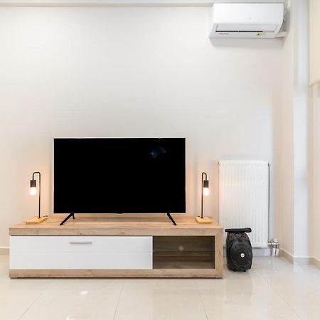Cosy 2Br Apartment Next To Bars & Restaurants أثينا المظهر الخارجي الصورة