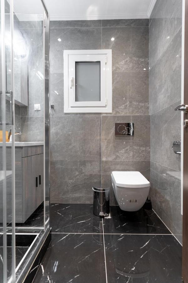 Cosy 2Br Apartment Next To Bars & Restaurants أثينا المظهر الخارجي الصورة