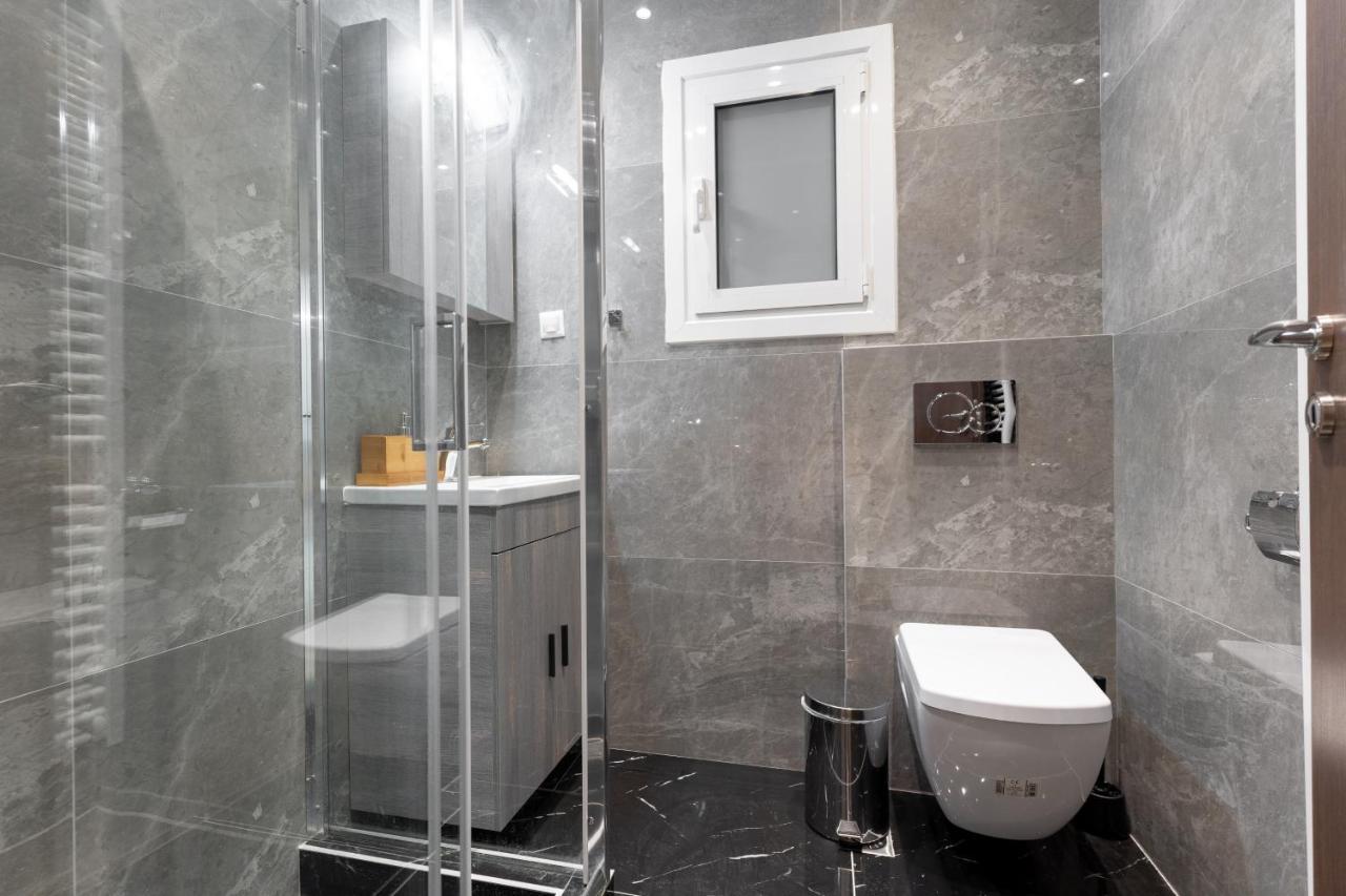 Cosy 2Br Apartment Next To Bars & Restaurants أثينا المظهر الخارجي الصورة