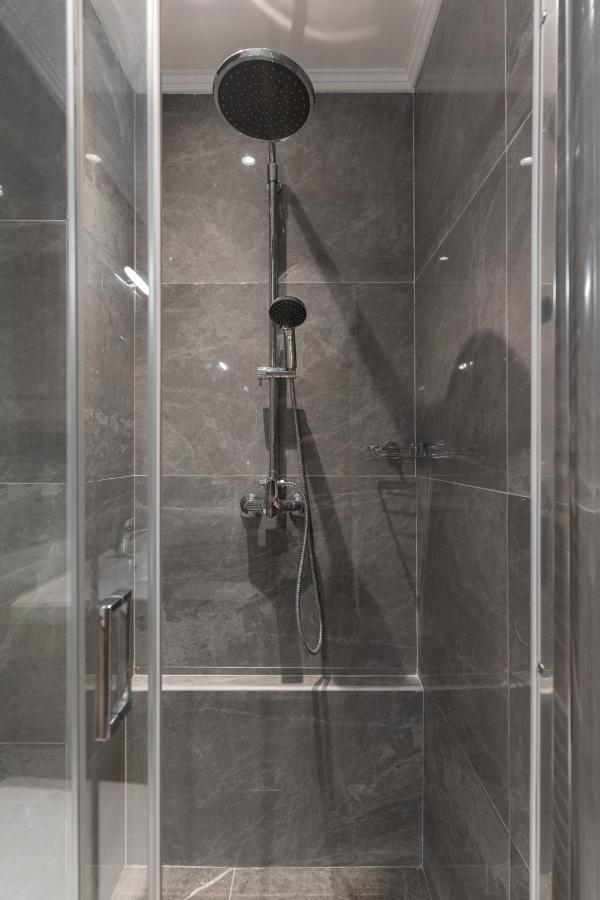 Cosy 2Br Apartment Next To Bars & Restaurants أثينا المظهر الخارجي الصورة