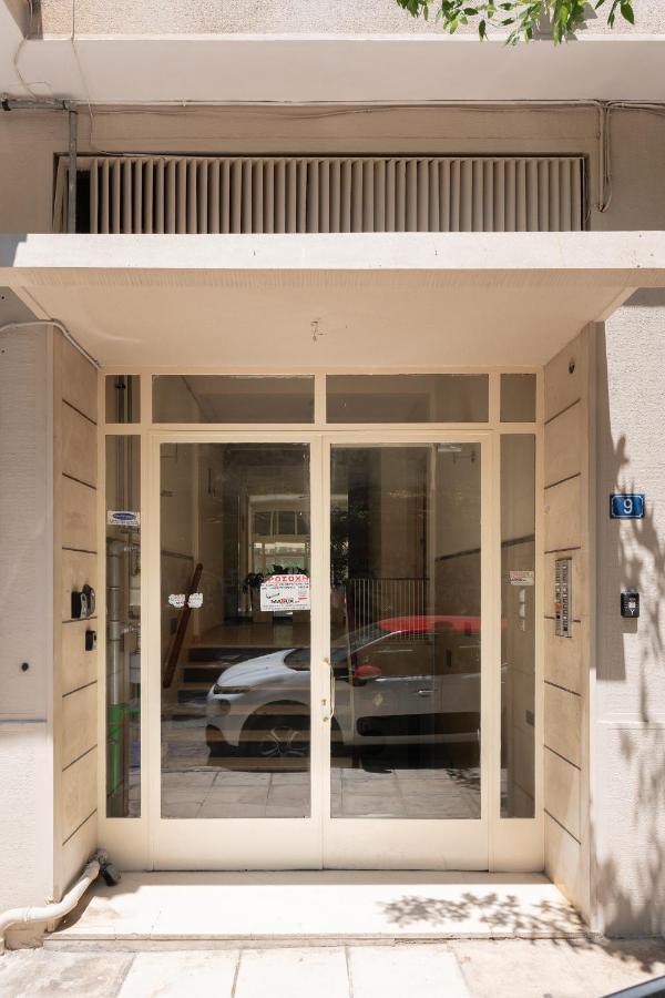 Cosy 2Br Apartment Next To Bars & Restaurants أثينا المظهر الخارجي الصورة