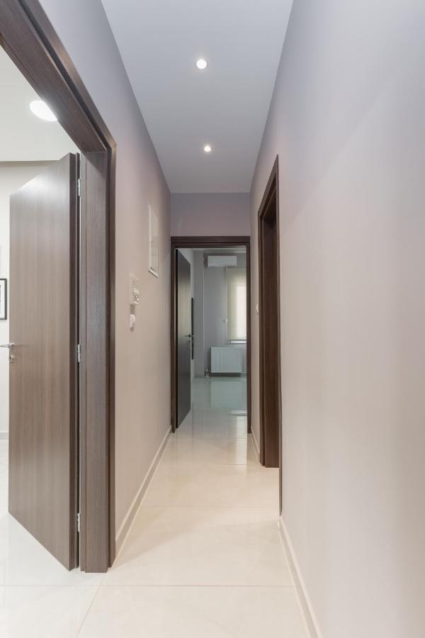 Cosy 2Br Apartment Next To Bars & Restaurants أثينا المظهر الخارجي الصورة
